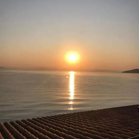 River House * Μεσογγή