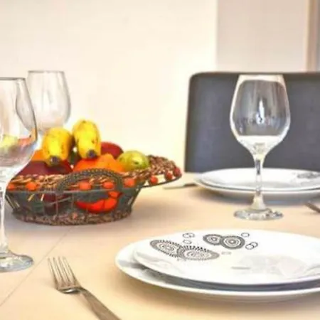 River House Apartment Mesongi