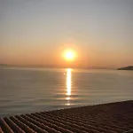 River House * Μεσογγή