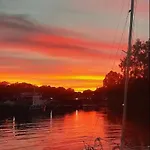 River House * Μεσογγή
