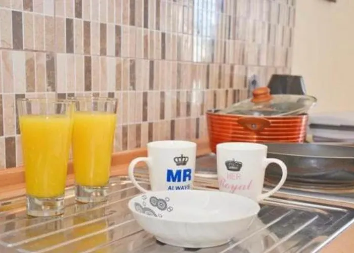 River House Апартаменты Месонги